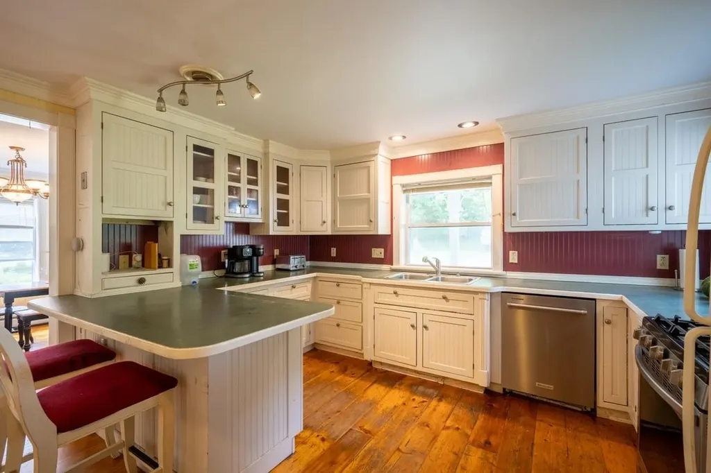 17 Bunny Lane Weybridge VT 05753