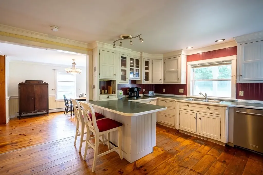 17 Bunny Lane Weybridge VT 05753