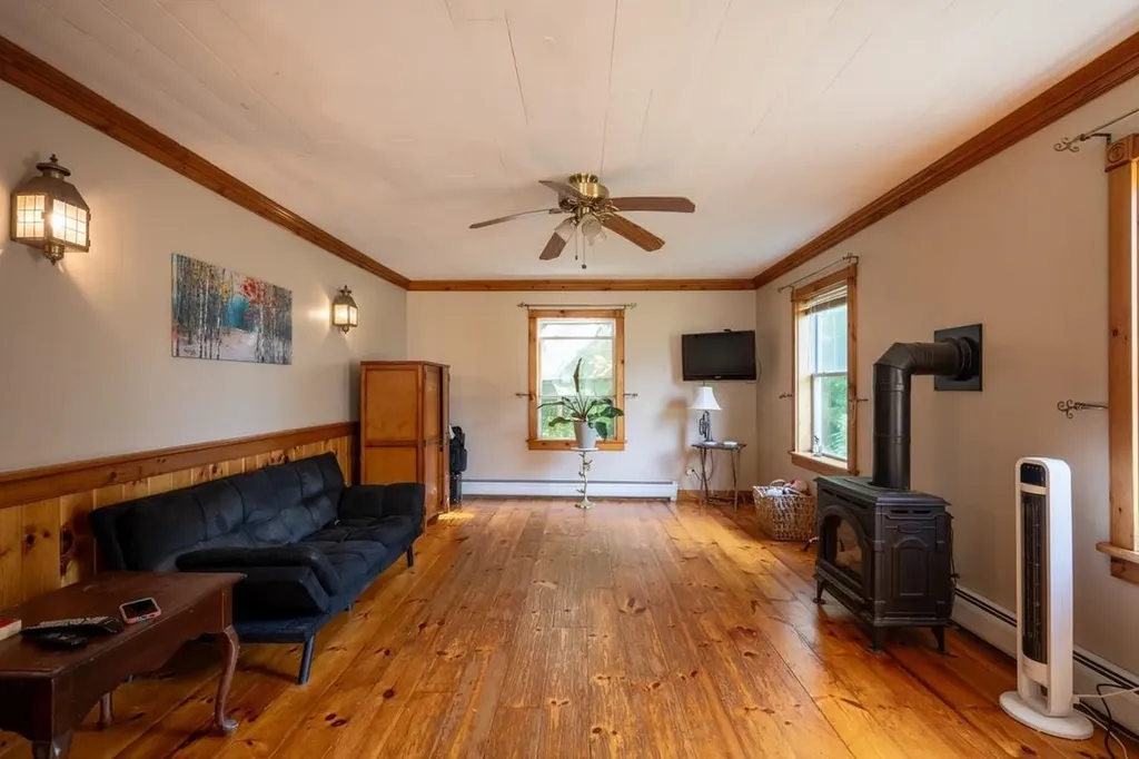 17 Bunny Lane Weybridge VT 05753