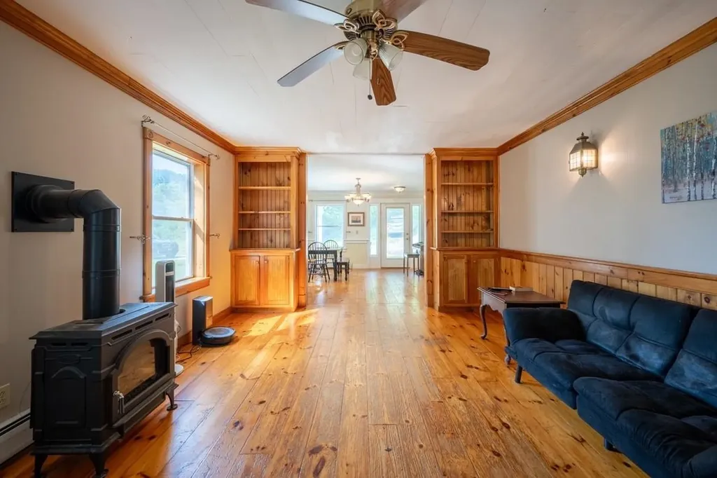17 Bunny Lane Weybridge VT 05753