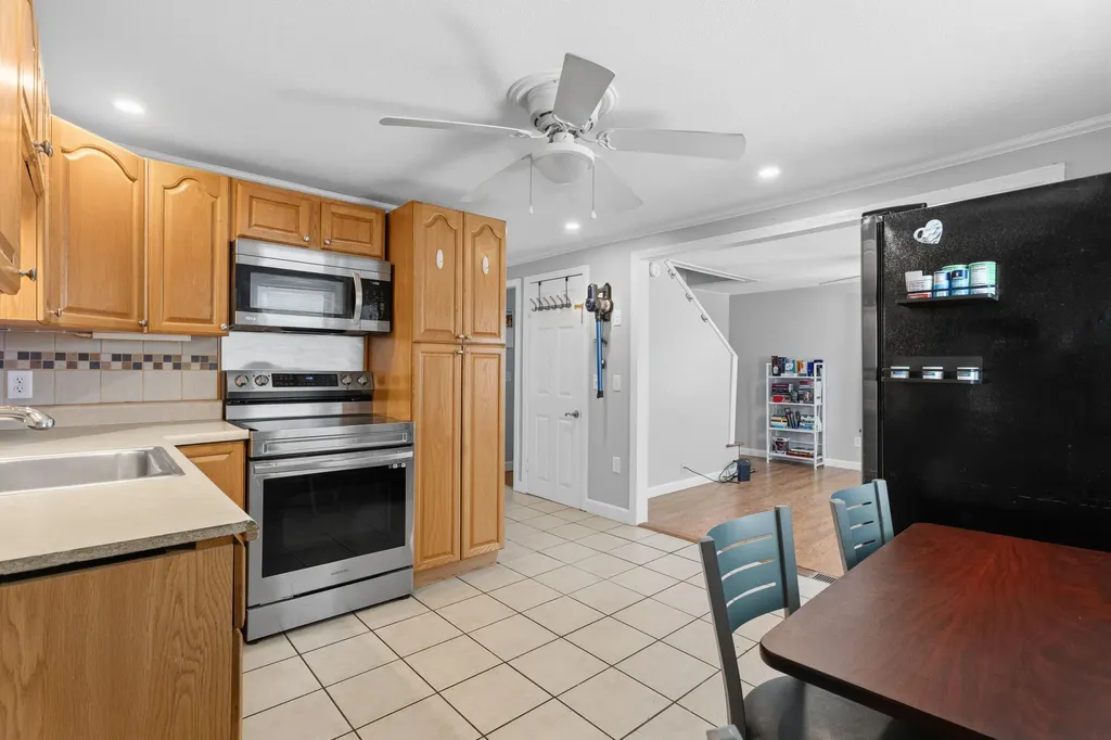196 Dewey Street Manchester NH 03103