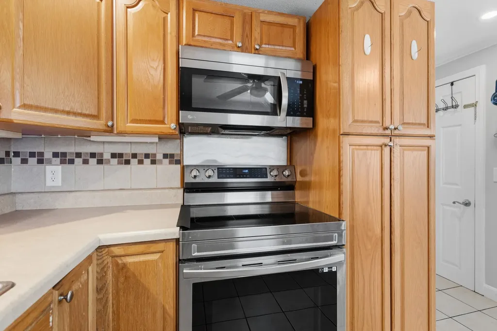 196 Dewey Street Manchester NH 03103