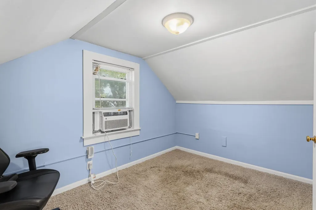 196 Dewey Street Manchester NH 03103