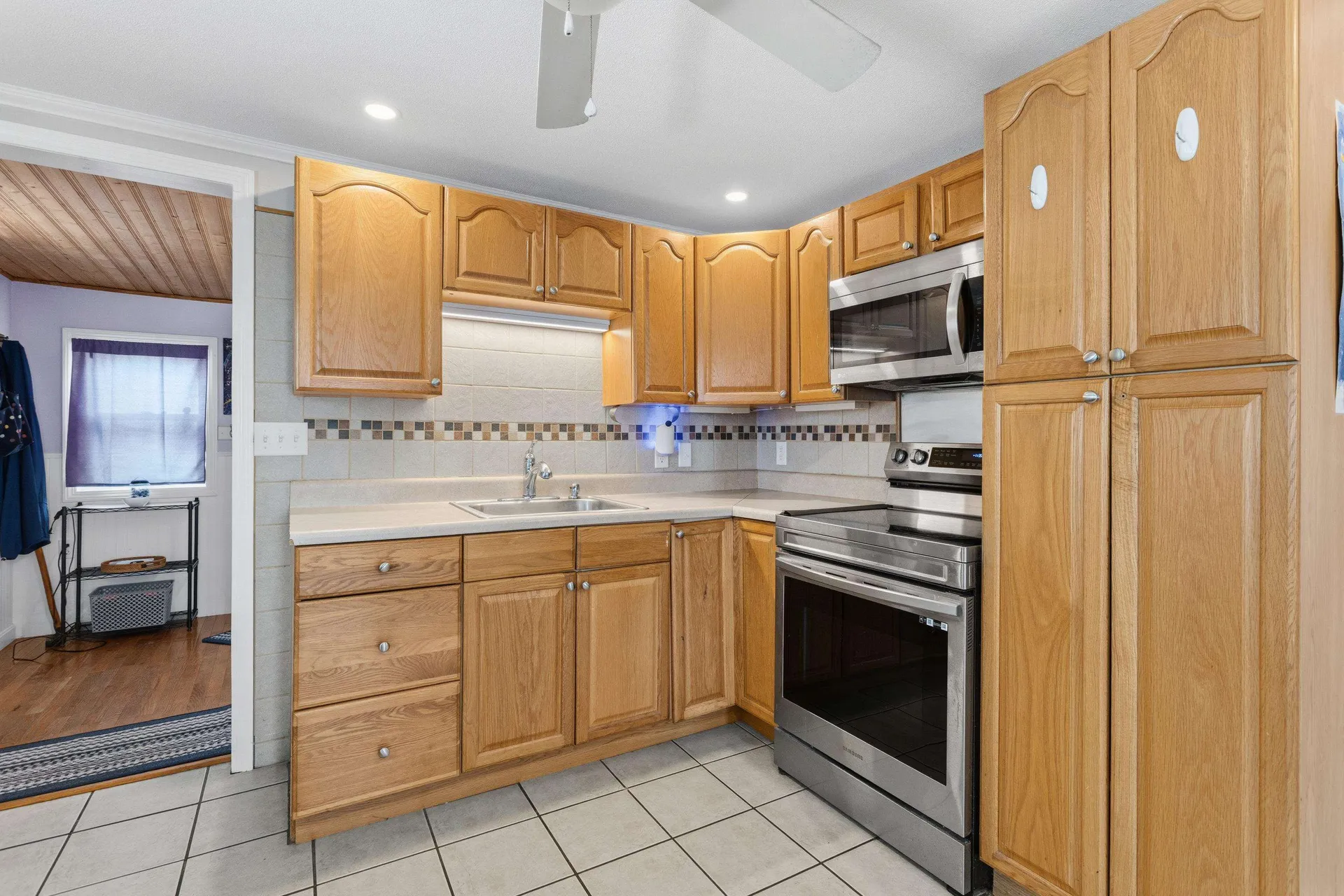 196 Dewey Street Manchester NH 03103