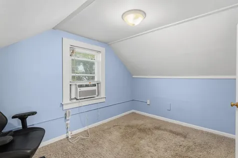 196 Dewey Street Manchester NH 03103