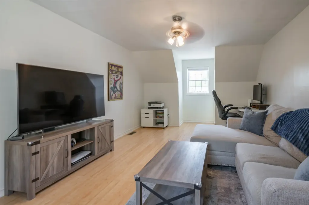 14 Kettle Lane New Boston NH 03070