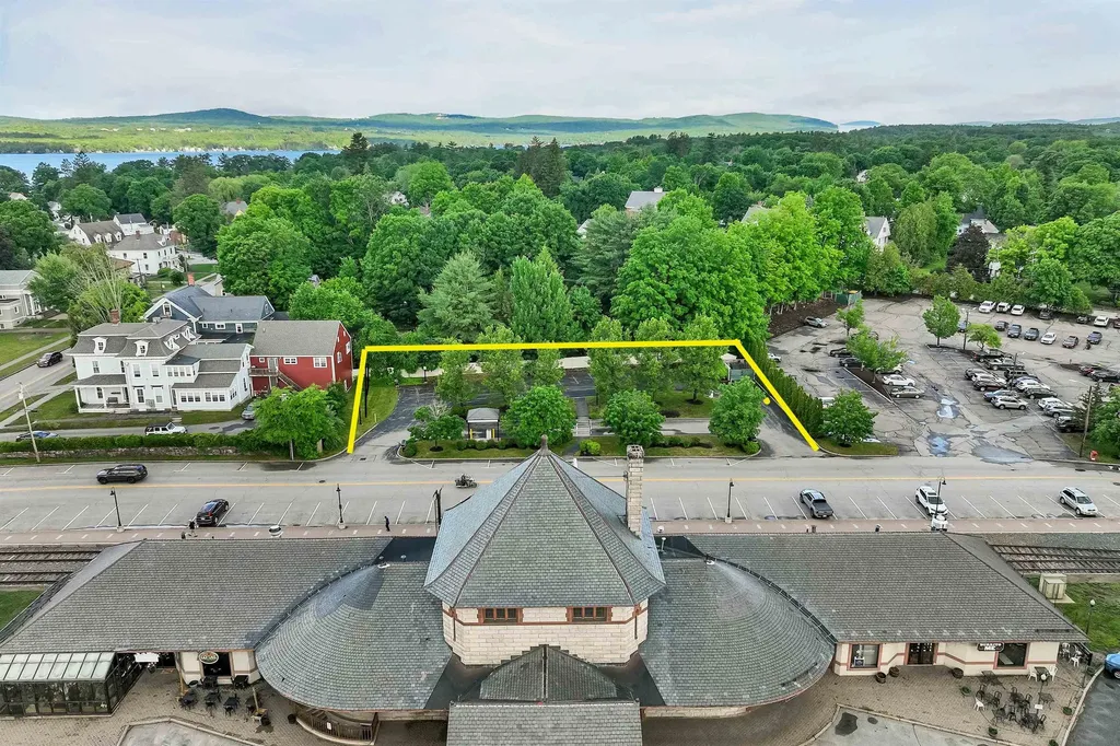 31 New Salem Street Laconia NH 03246