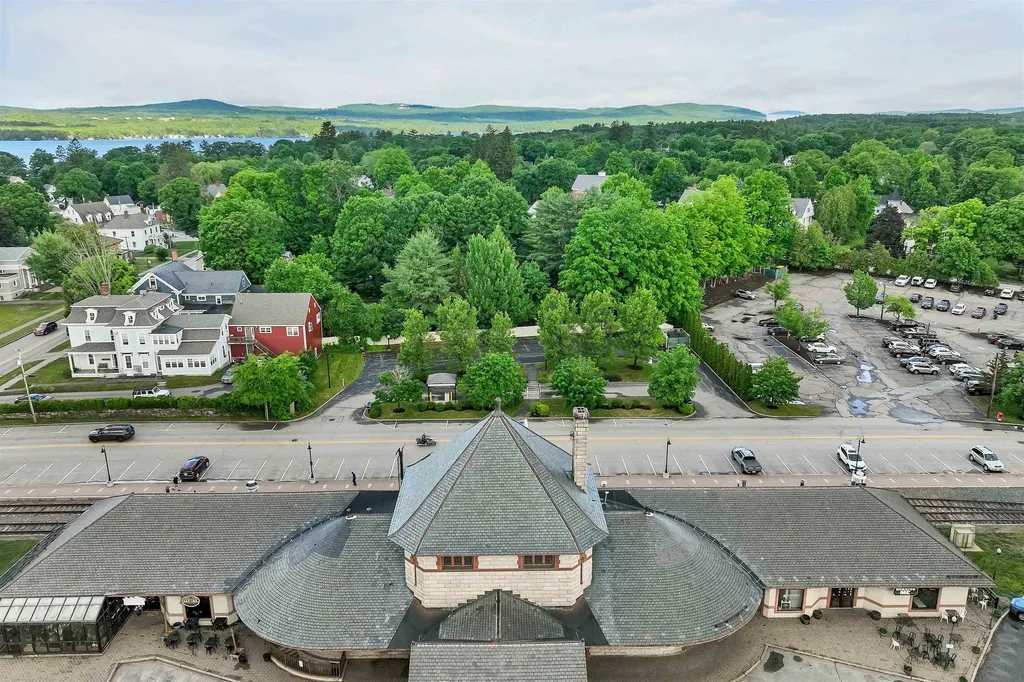 31 New Salem Street Laconia NH 03246