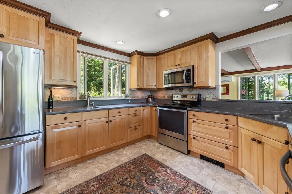380 Waukeena Lake Road Danbury NH 03230