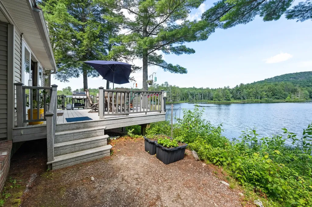 380 Waukeena Lake Road Danbury NH 03230