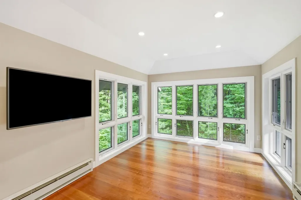 5 Farmington Road Amherst NH 03031