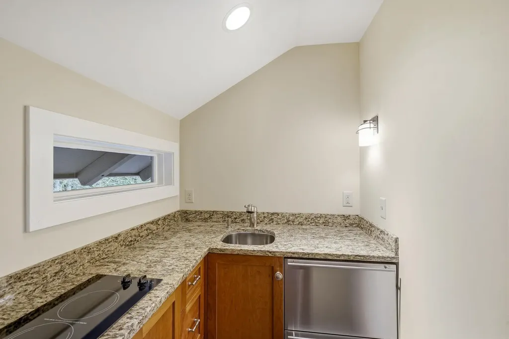 5 Farmington Road Amherst NH 03031