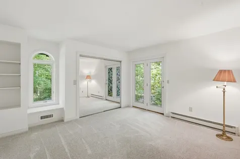 5 Farmington Road Amherst NH 03031