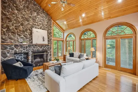 5 Farmington Road Amherst NH 03031