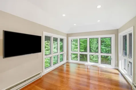 5 Farmington Road Amherst NH 03031