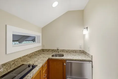 5 Farmington Road Amherst NH 03031