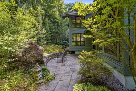 5 Farmington Road Amherst NH 03031