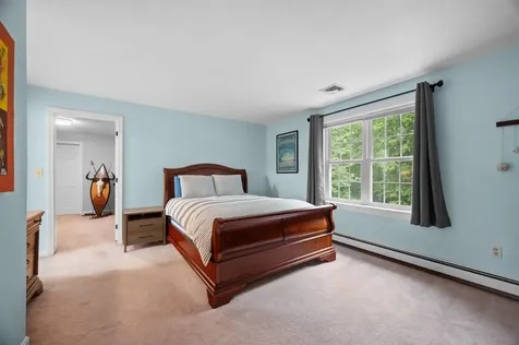16 Lamington Hill Road Stratham NH 03885