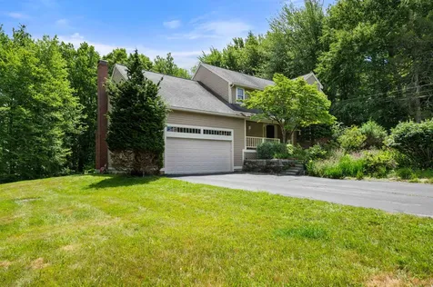 16 Lamington Hill Road Stratham NH 03885