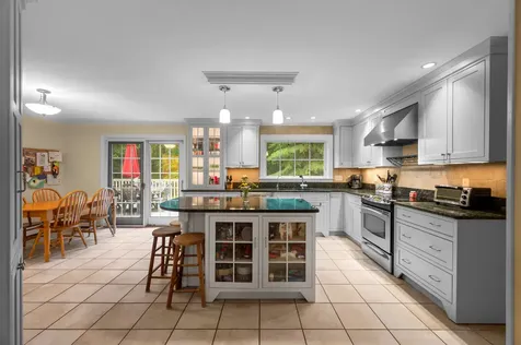 16 Lamington Hill Road Stratham NH 03885