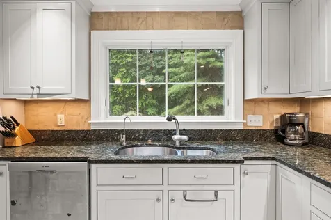 16 Lamington Hill Road Stratham NH 03885
