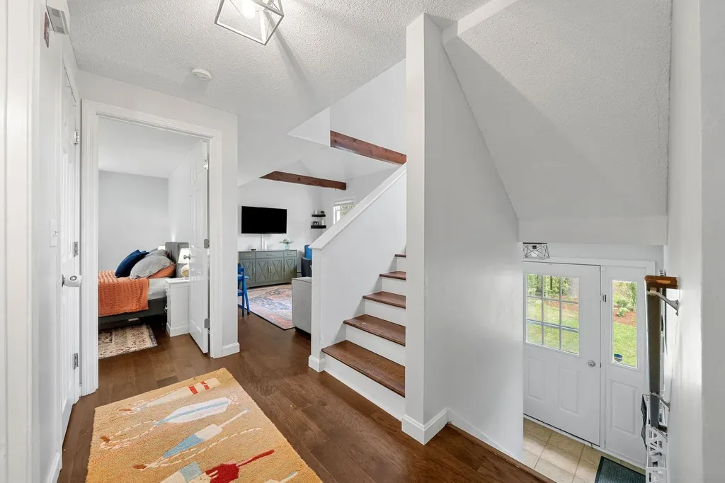 19 Lincoln Drive Nottingham NH 03290