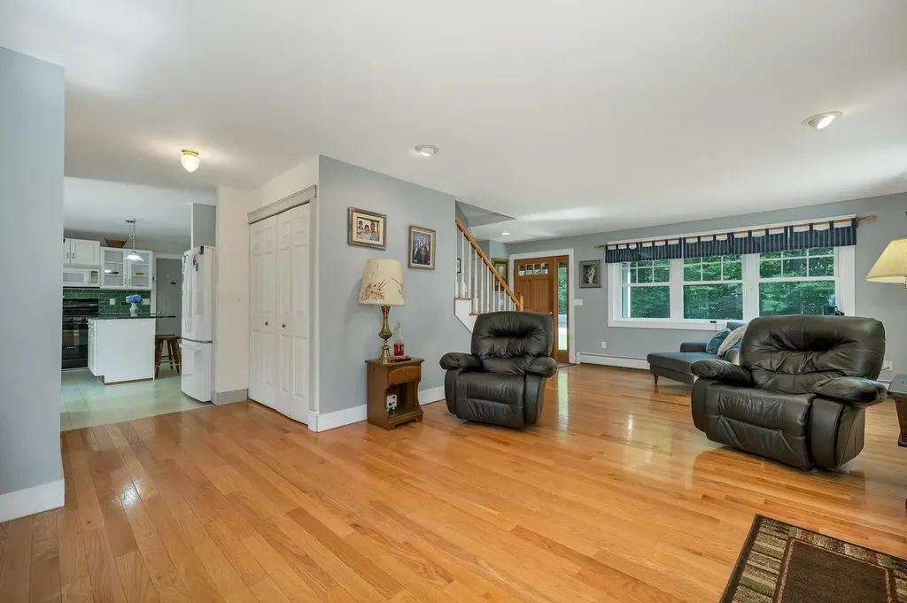 40 Friar Tuck Way Wolfeboro NH 03894