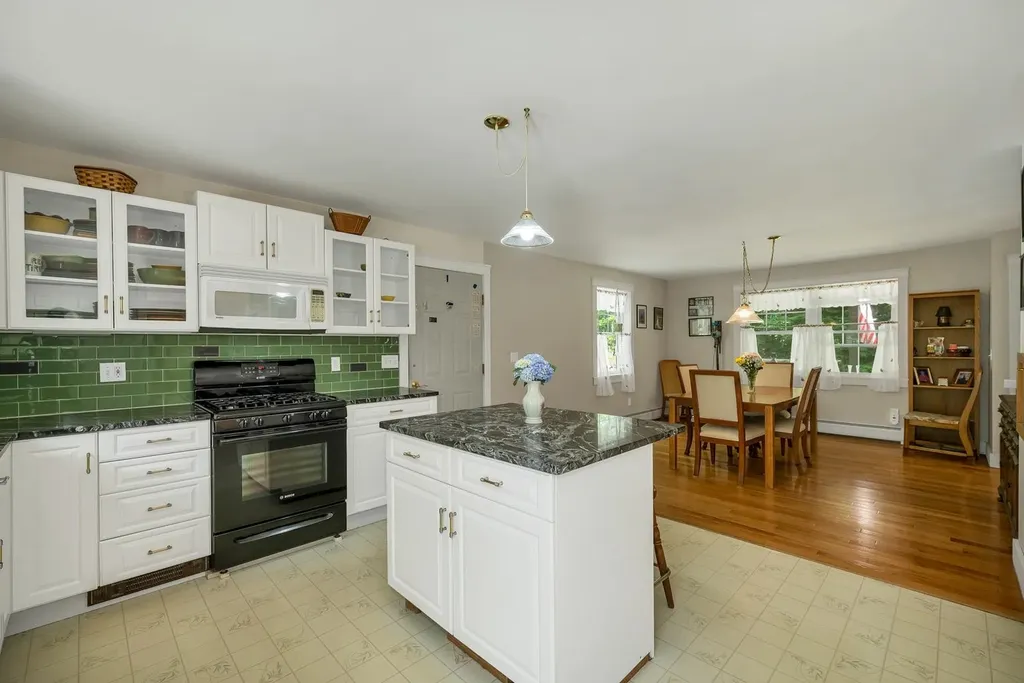 40 Friar Tuck Way Wolfeboro NH 03894