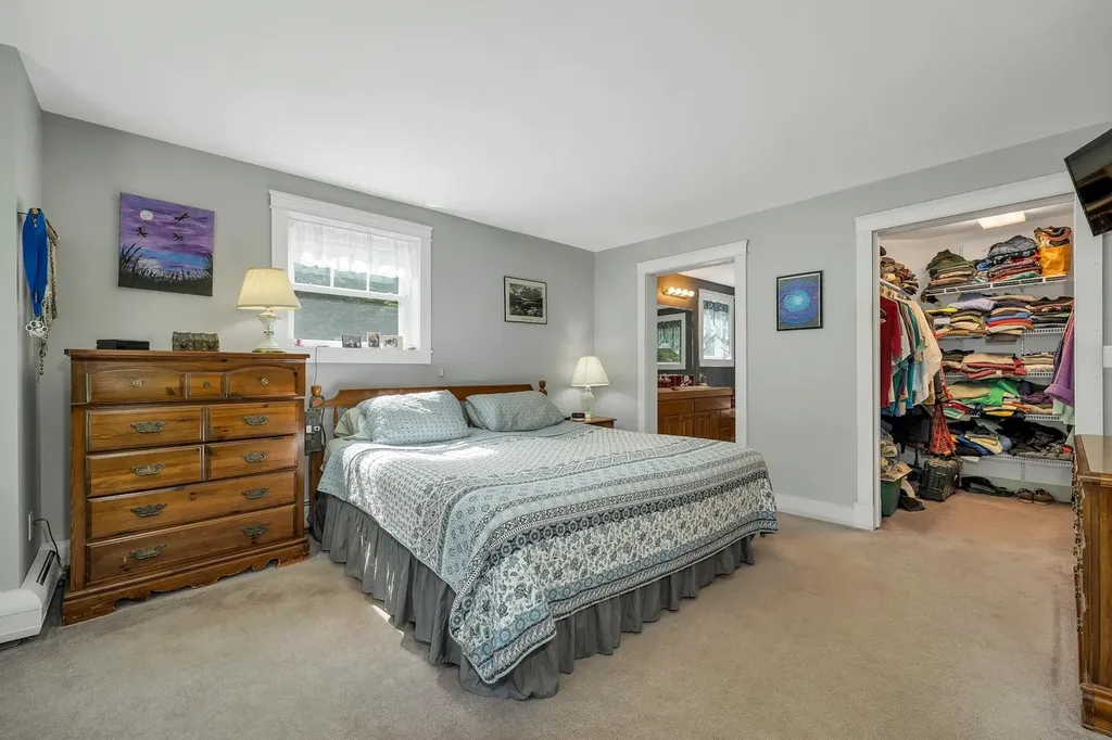 40 Friar Tuck Way Wolfeboro NH 03894