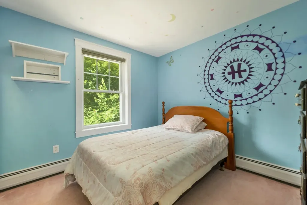 40 Friar Tuck Way Wolfeboro NH 03894