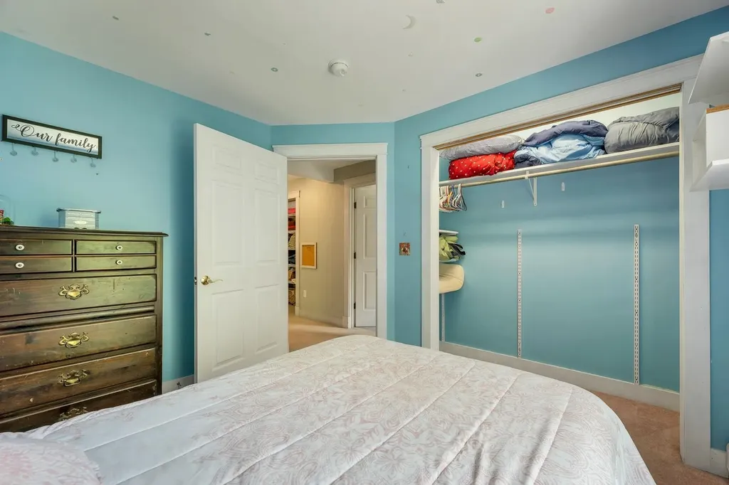 40 Friar Tuck Way Wolfeboro NH 03894
