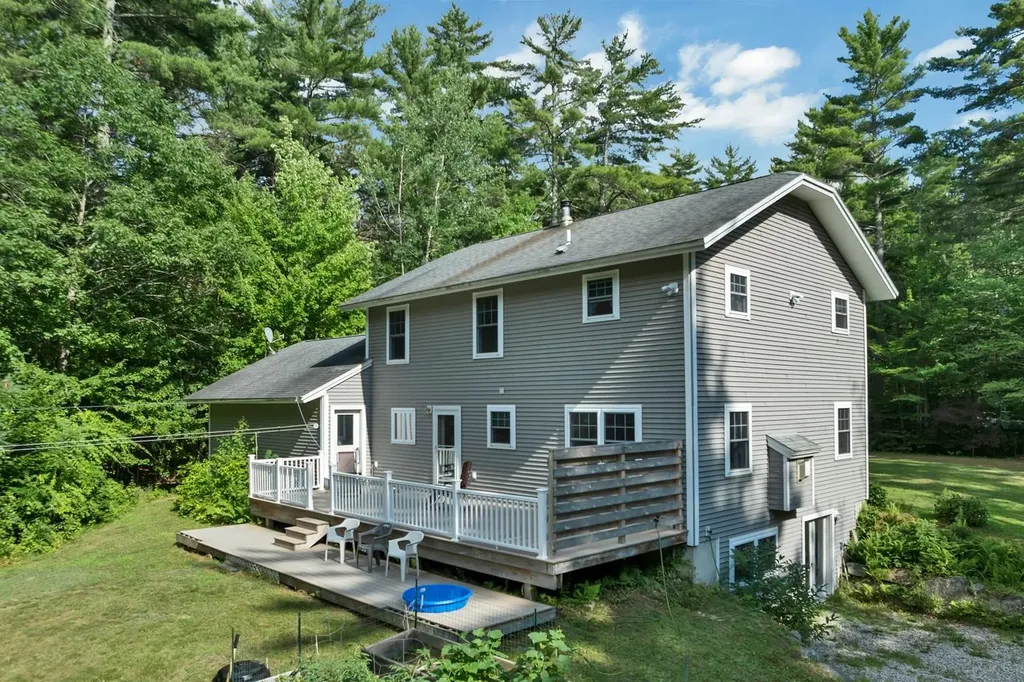 40 Friar Tuck Way Wolfeboro NH 03894