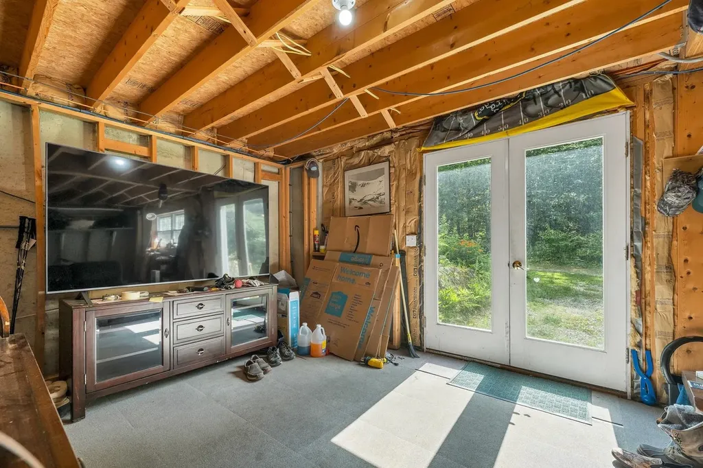 40 Friar Tuck Way Wolfeboro NH 03894