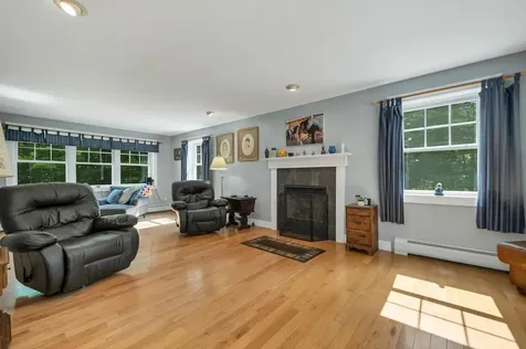 40 Friar Tuck Way Wolfeboro NH 03894
