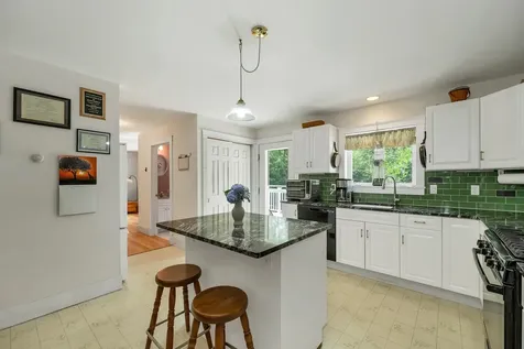 40 Friar Tuck Way Wolfeboro NH 03894