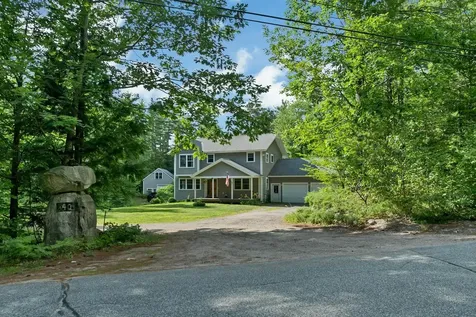 40 Friar Tuck Way Wolfeboro NH 03894