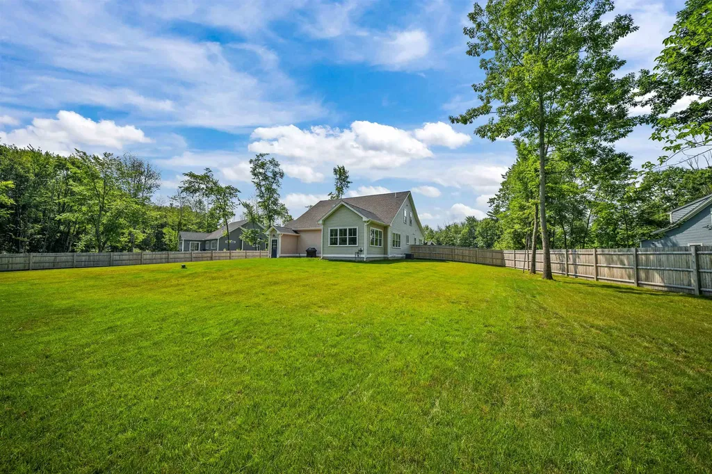 71 Signature Drive Barrington NH 03825