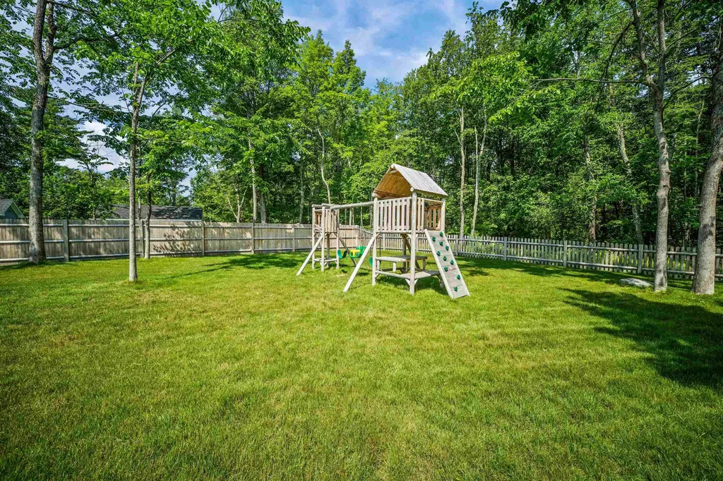 71 Signature Drive Barrington NH 03825