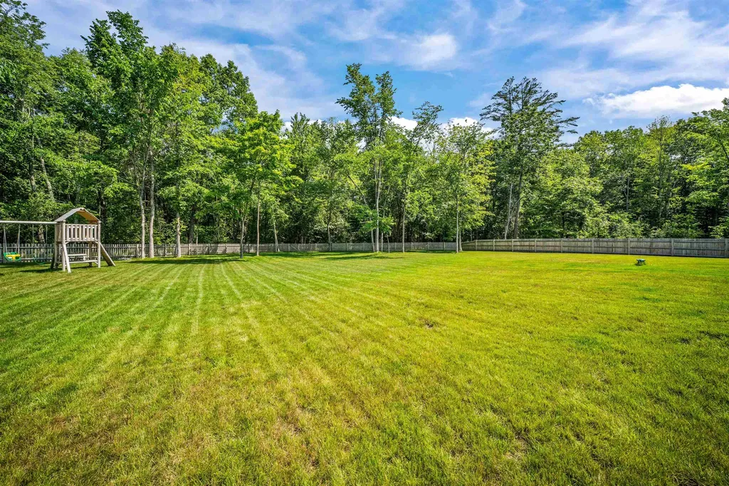 71 Signature Drive Barrington NH 03825