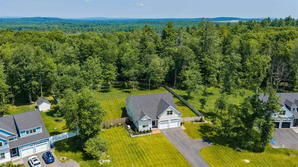 71 Signature Drive Barrington NH 03825