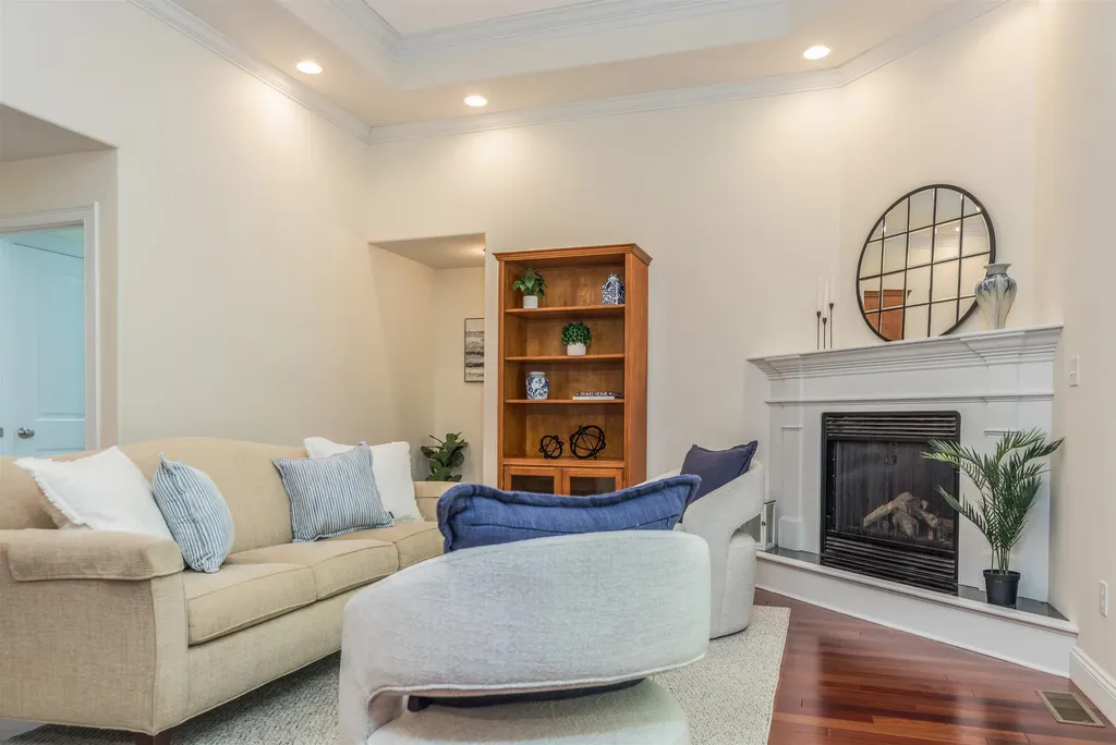75 Olde Bridge Lane Epping NH 03042