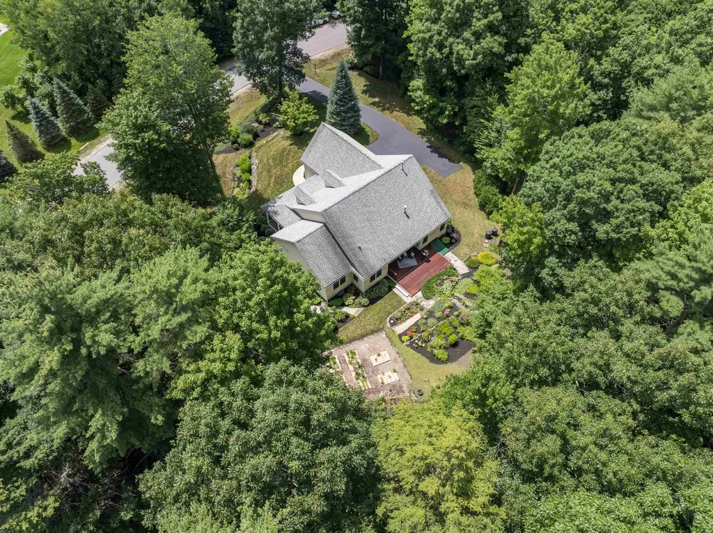 75 Olde Bridge Lane Epping NH 03042