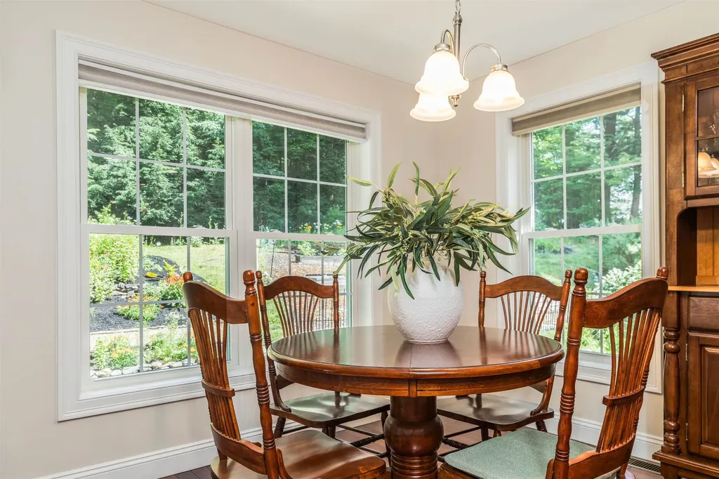 75 Olde Bridge Lane Epping NH 03042