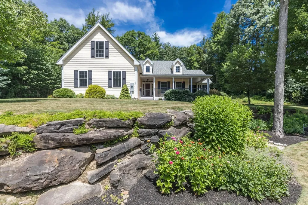 75 Olde Bridge Lane Epping NH 03042