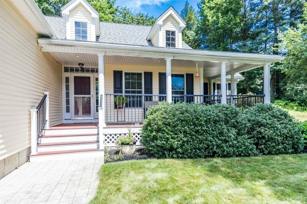 75 Olde Bridge Lane Epping NH 03042