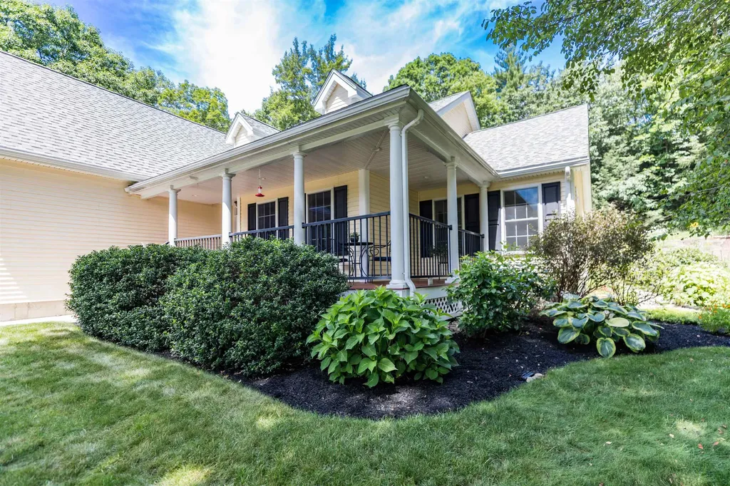 75 Olde Bridge Lane Epping NH 03042