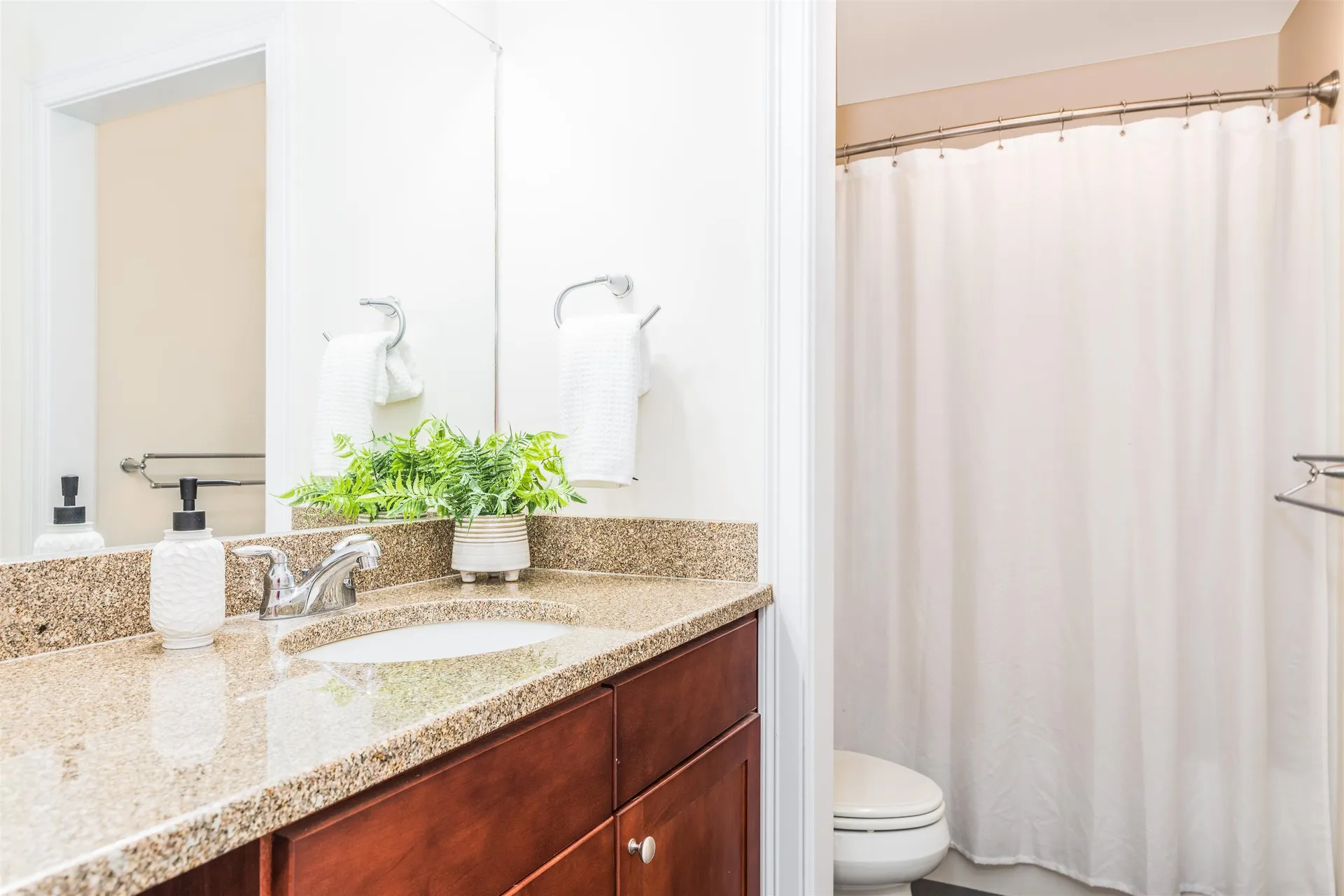 75 Olde Bridge Lane Epping NH 03042