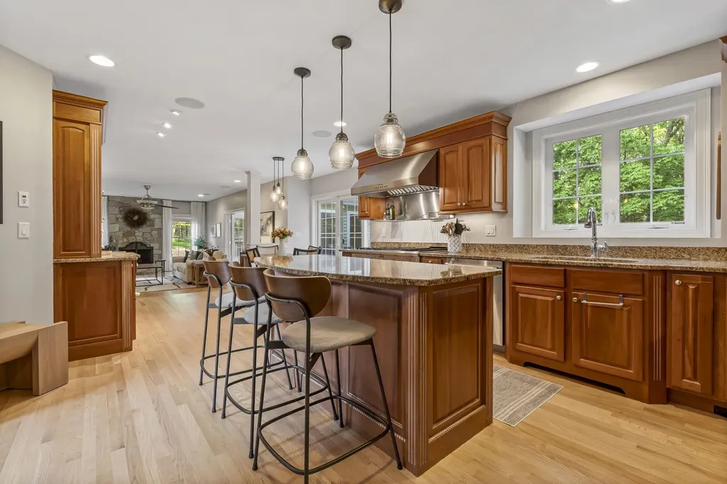 10 Poplar Road Windham NH 03087