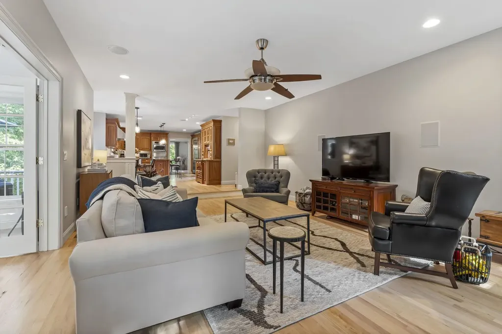 10 Poplar Road Windham NH 03087