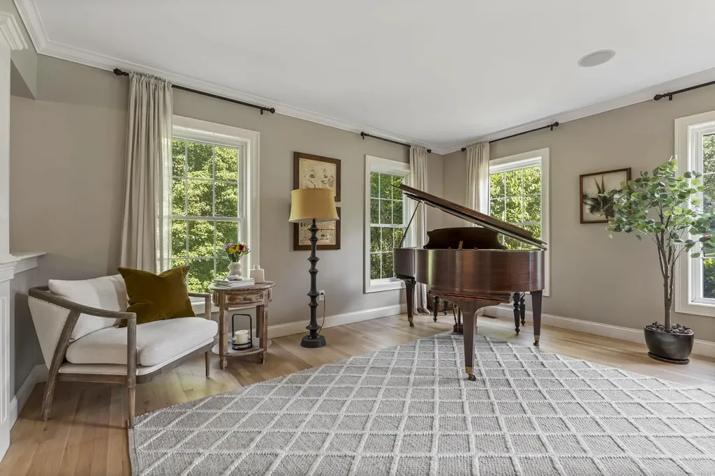 10 Poplar Road Windham NH 03087